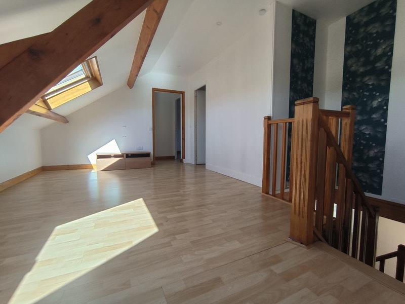 Maison - 155 m² - 9 pièces