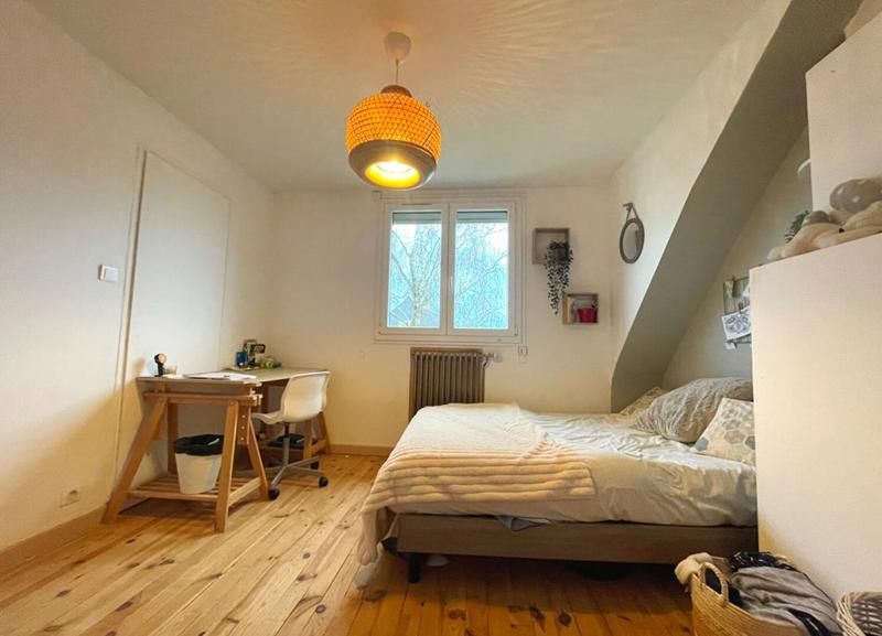 Propriété - 203 m² - 9 pièces