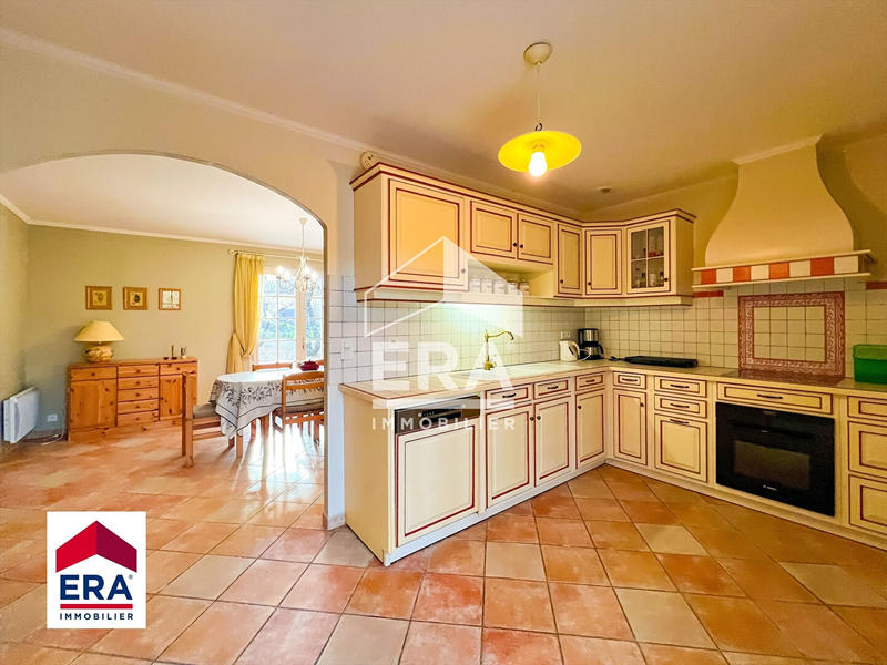 Maison - 142 m² - 8 pièces