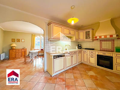 Maison - 142 m² - 8 pièces