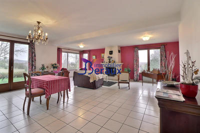 Maison - 302 m² - 10 pièces