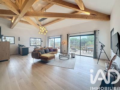 Maison - 265 m² - 8 pièces