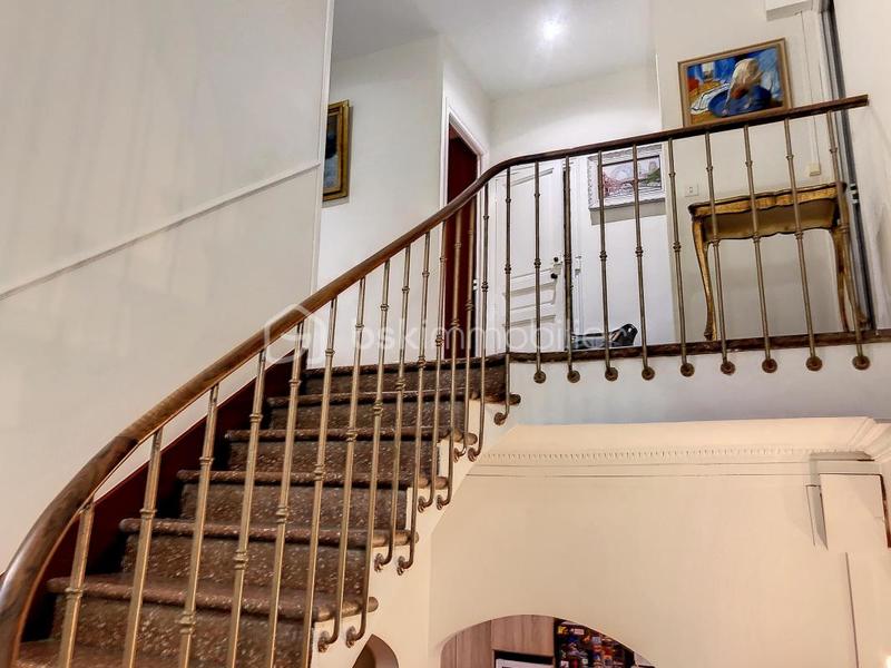 Maison de maîtres - 220 m² - 8 pièces