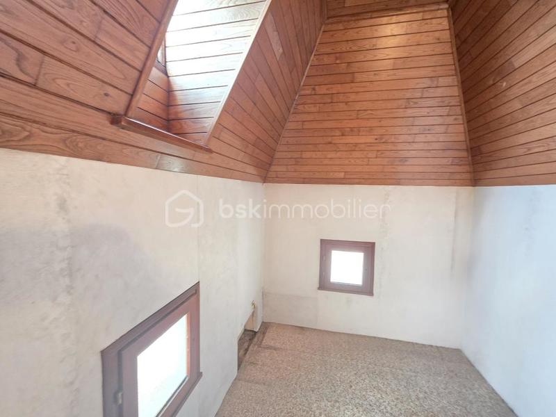 Maison - 228 m² - 7 pièces