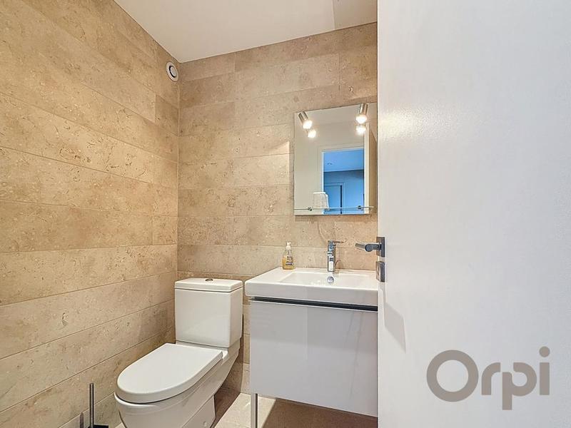 Maison - 225 m² - 7 pièces