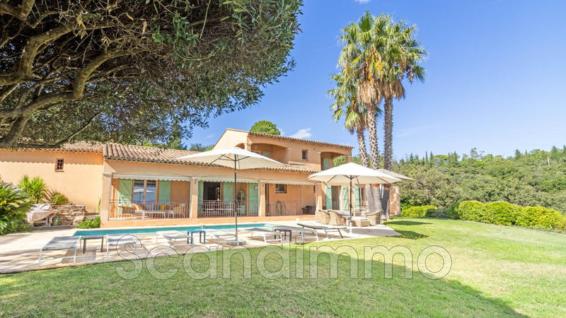 Maison - 180 m² - 5 pièces