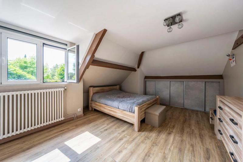 Maison - 237 m² - 7 pièces