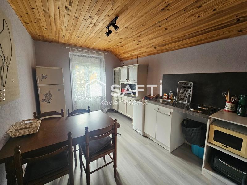 Maison - 234 m² - 9 pièces