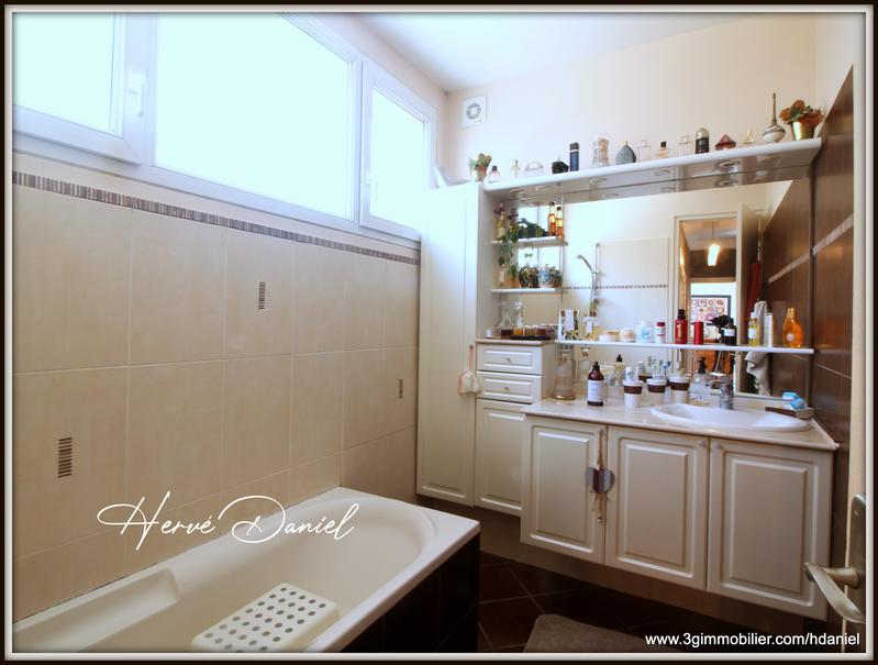 Villa - 182 m² - 7 pièces