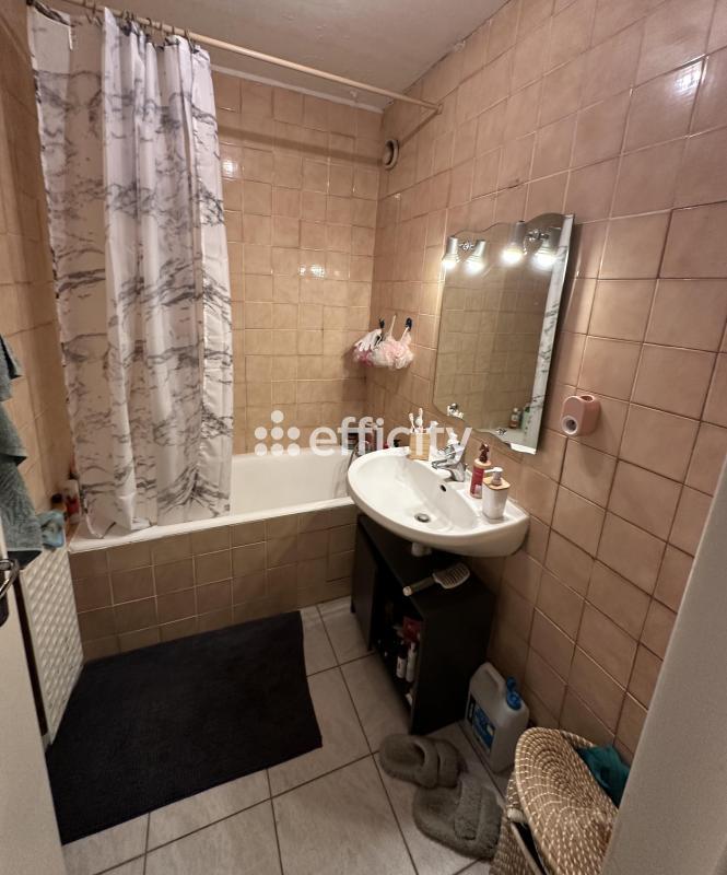 Appartement - 92 m² - 5 pièces