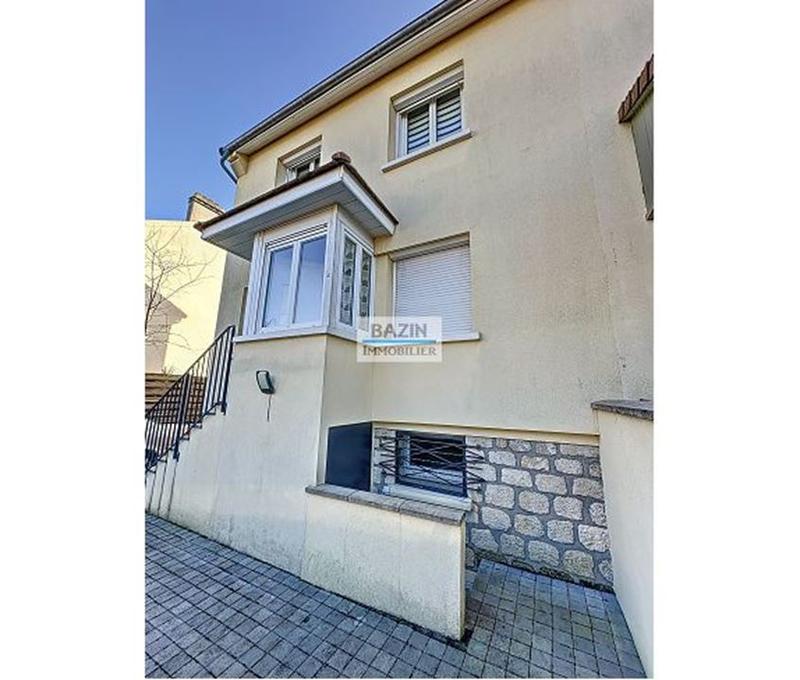 Maison traditionnelle - 96 m² - 6 pièces