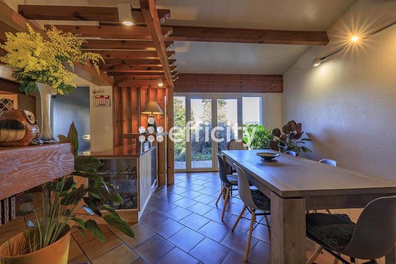 Villa - 172 m² - 8 pièces