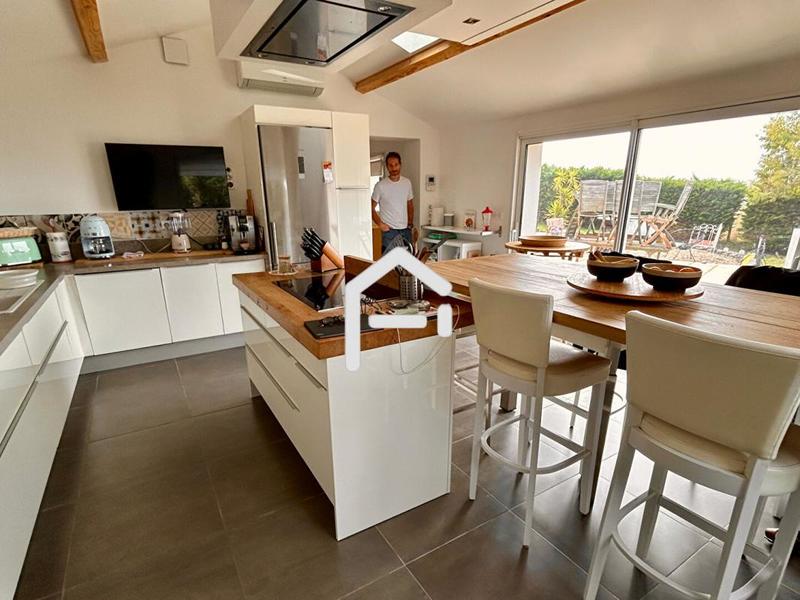 Villa - 284 m² - 7 pièces