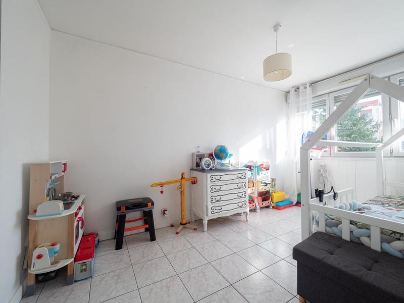 Appartement - 97 m² - 5 pièces