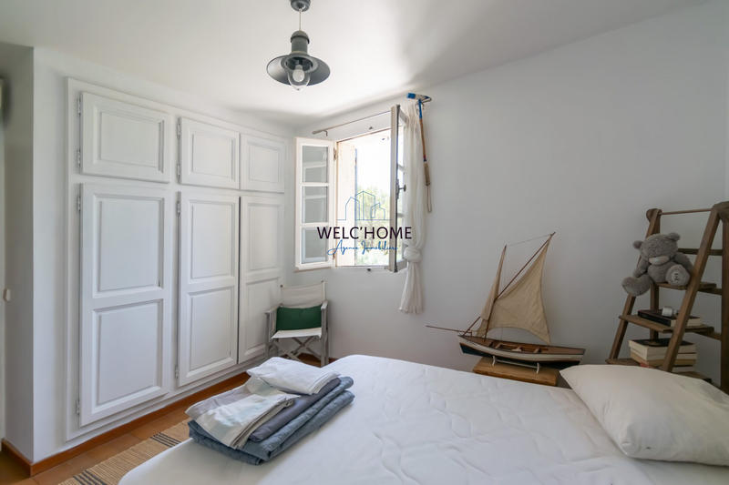 Villa - 234 m² - 8 pièces