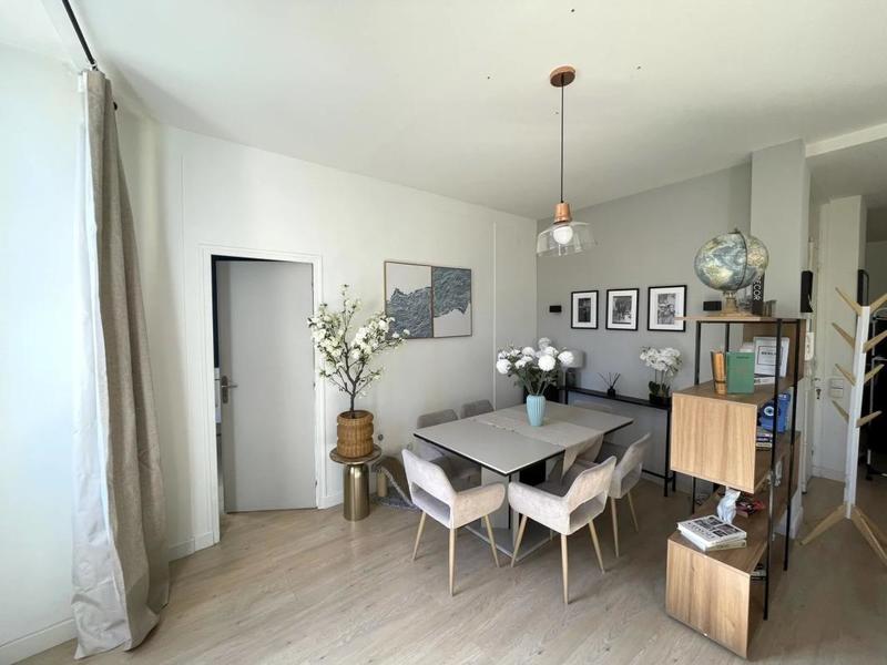 Appartement - 60 m² - 2 pièces