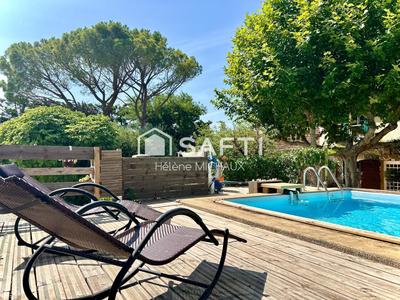 Maison - 219 m² - 8 pièces