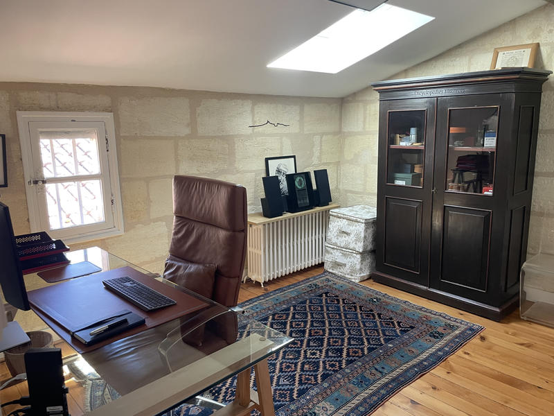 Maison - 230 m² - 7 pièces