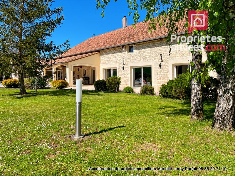 Maison - 319 m² - 7 pièces