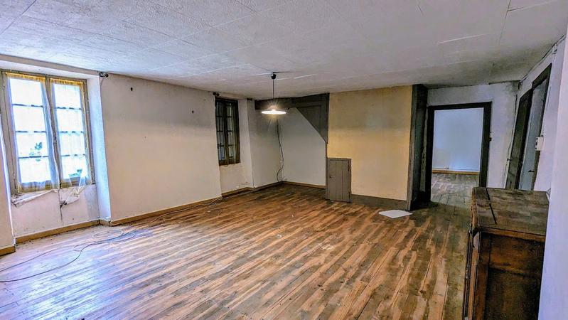 Maison - 244 m² - 8 pièces