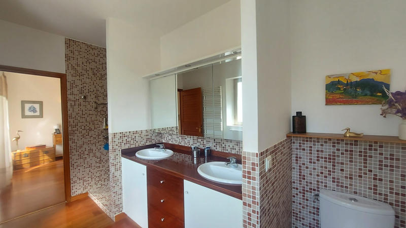 Villa - 285 m² - 6 pièces