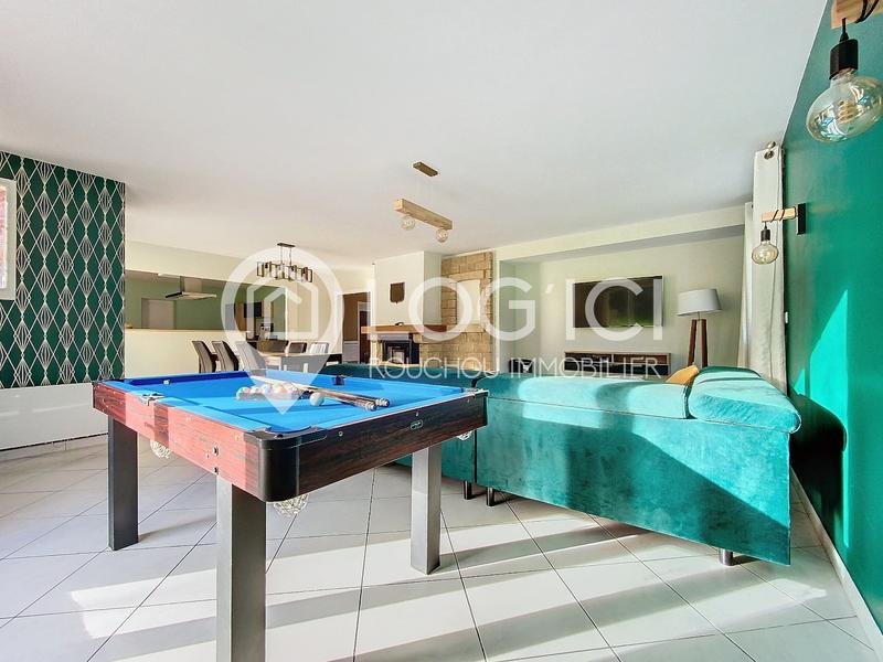 Maison - 202 m² - 7 pièces