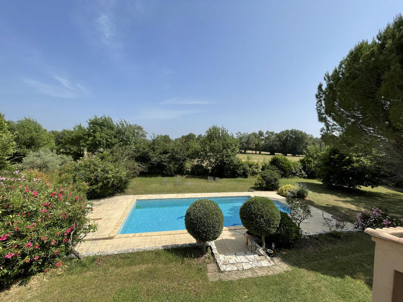 Maison - 210 m² - 5 pièces