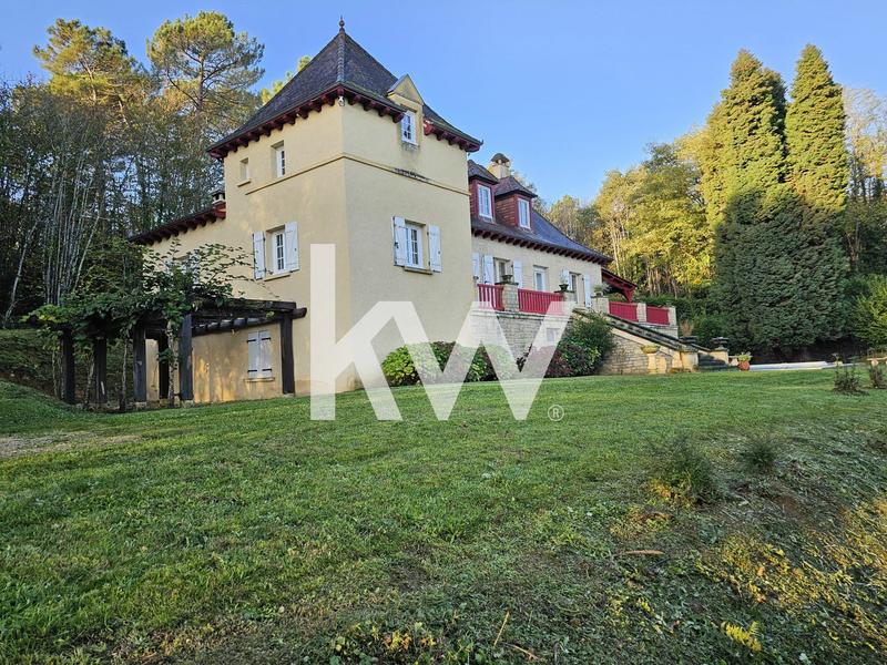 Maison - 257 m² - 6 pièces