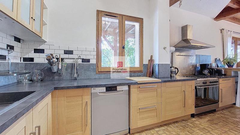 Maison - 215 m² - 7 pièces