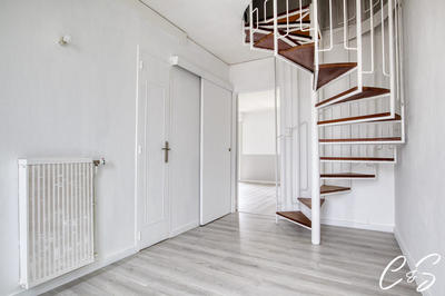 Maison - 84 m² - 4 pièces