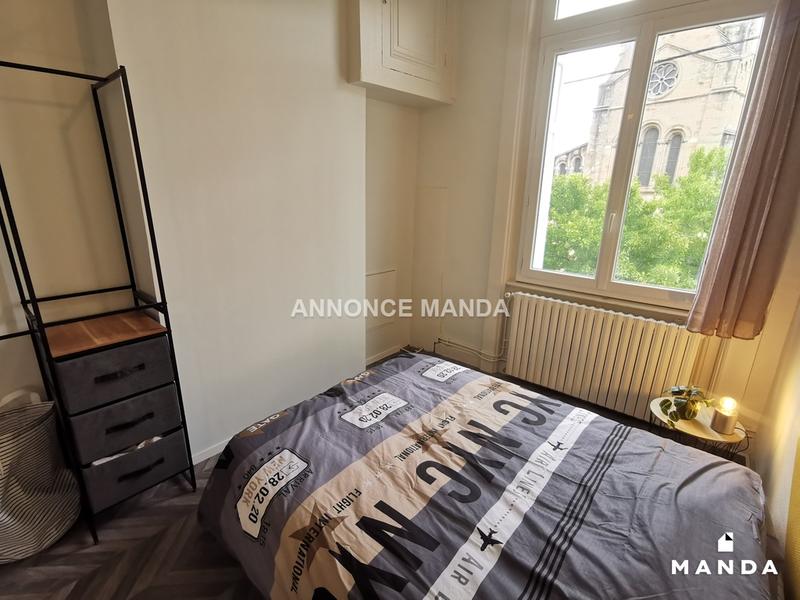 Chambre - 11 m² - 5 pièces