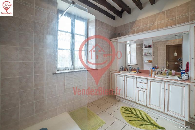 Maison - 240 m² - 9 pièces