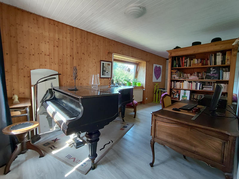 Maison - 166 m² - 8 pièces