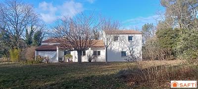 Maison - 140 m² - 5 pièces