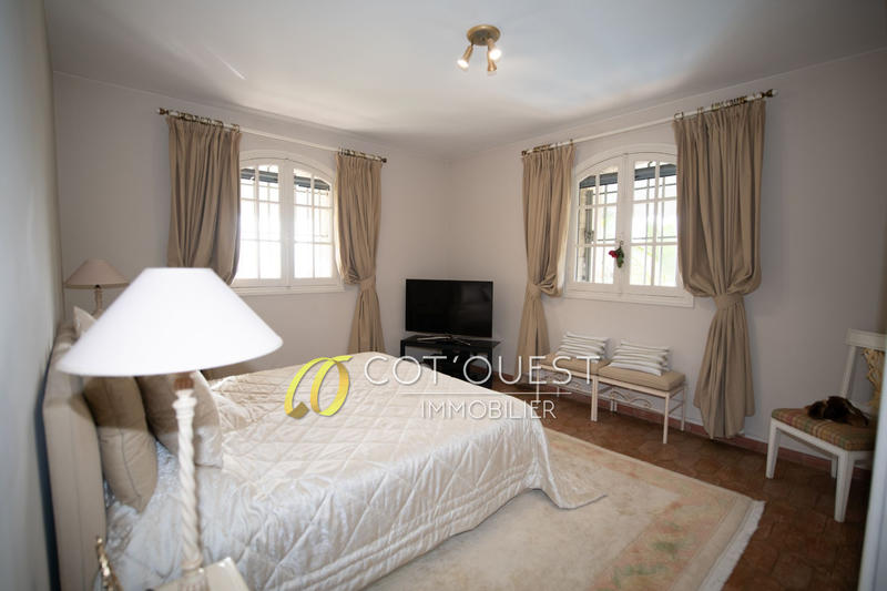 Maison en pierre - 297 m² - 8 pièces