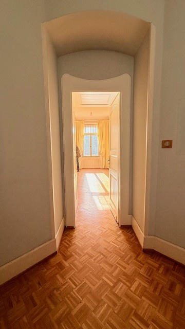 Appartement - 180 m² - 6 pièces
