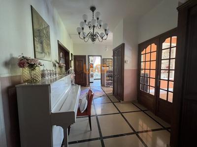 Propriété - 250 m² - 11 pièces