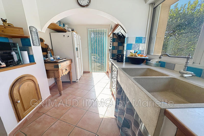 Maison - 248 m² - 7 pièces