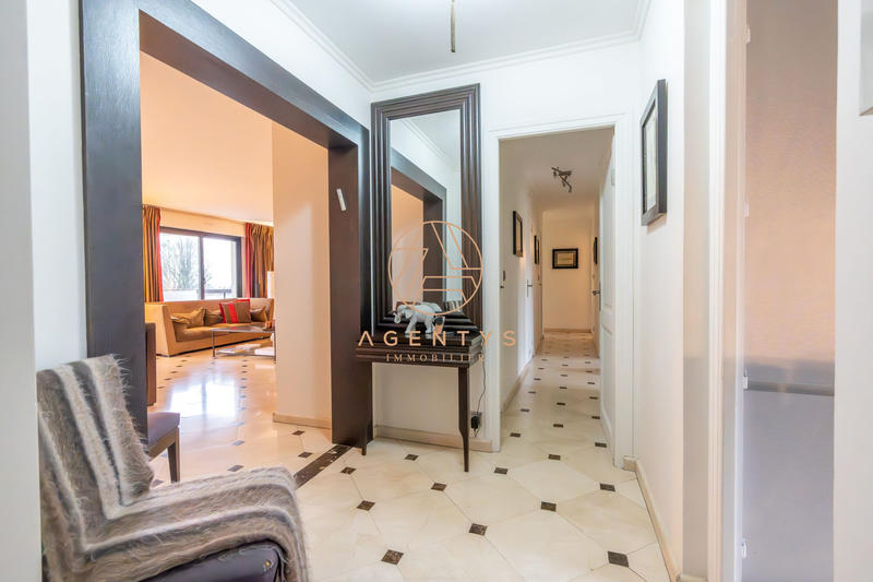 Appartement - 122 m² - 5 pièces