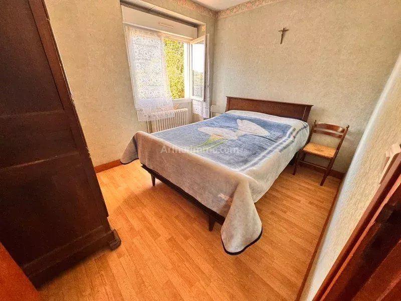 Maison - 93 m² - 7 pièces