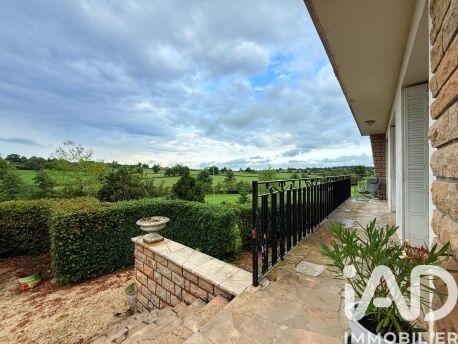 Maison - 141 m² - 8 pièces