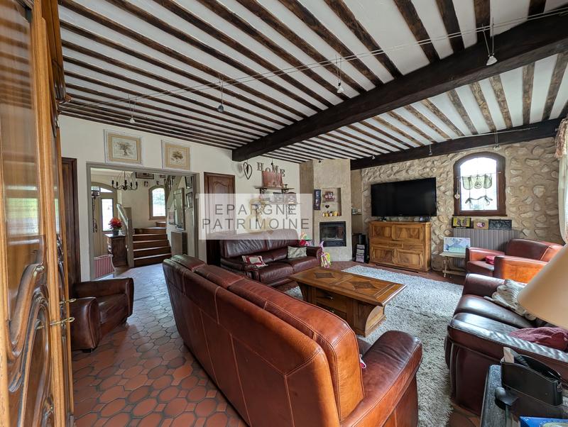 Maison traditionnelle - 203 m² - 9 pièces