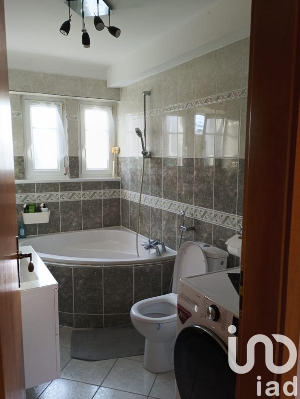 Maison - 230 m² - 12 pièces