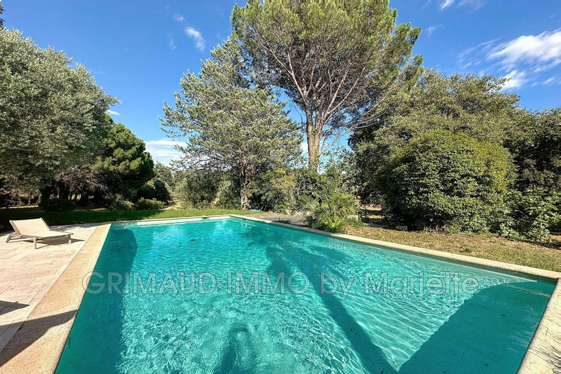 Maison - 205 m² - 10 pièces