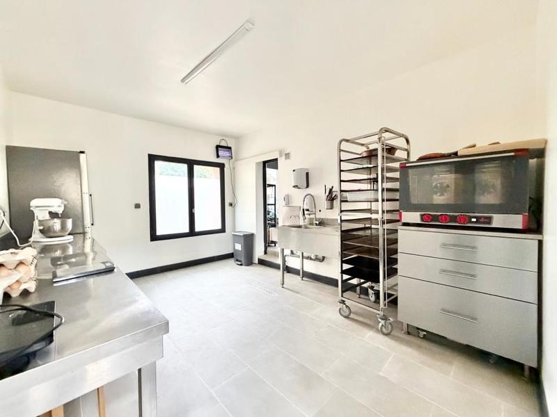 Maison - 214 m² - 7 pièces