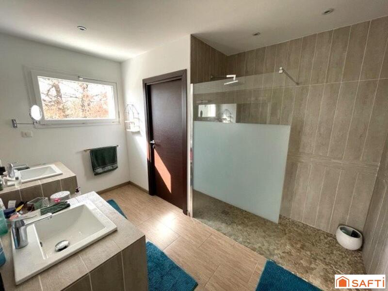 Villa - 205 m² - 5 pièces