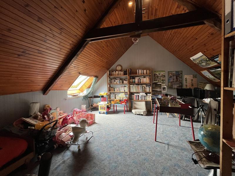 Maison - 228 m² - 10 pièces