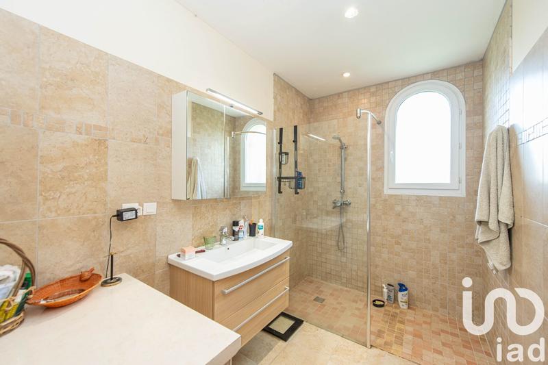 Maison - 180 m² - 5 pièces