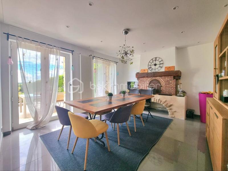 Maison en pierre - 245 m² - 8 pièces