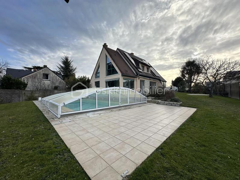 Pavillon - 200 m² - 8 pièces